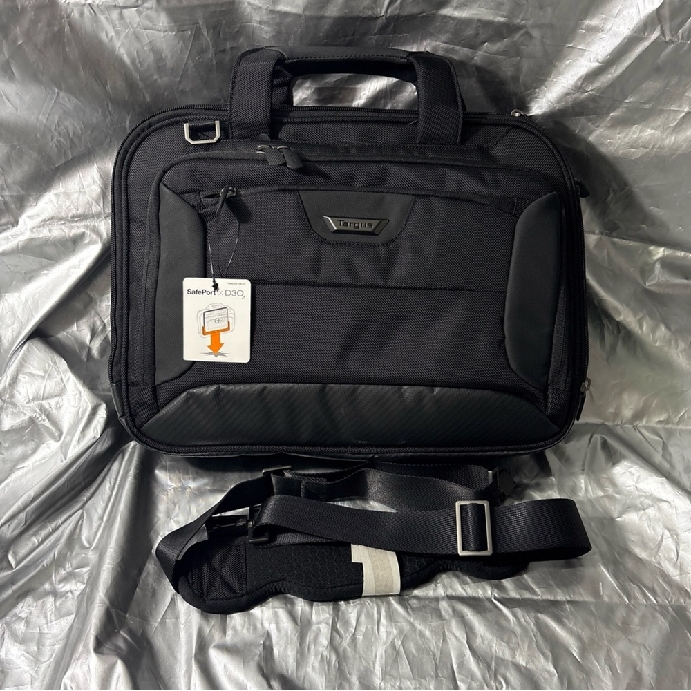 Targus Corporate Traveler Laptop‎ Briefcase 16” for Slim Commute CUCT02UA14S
